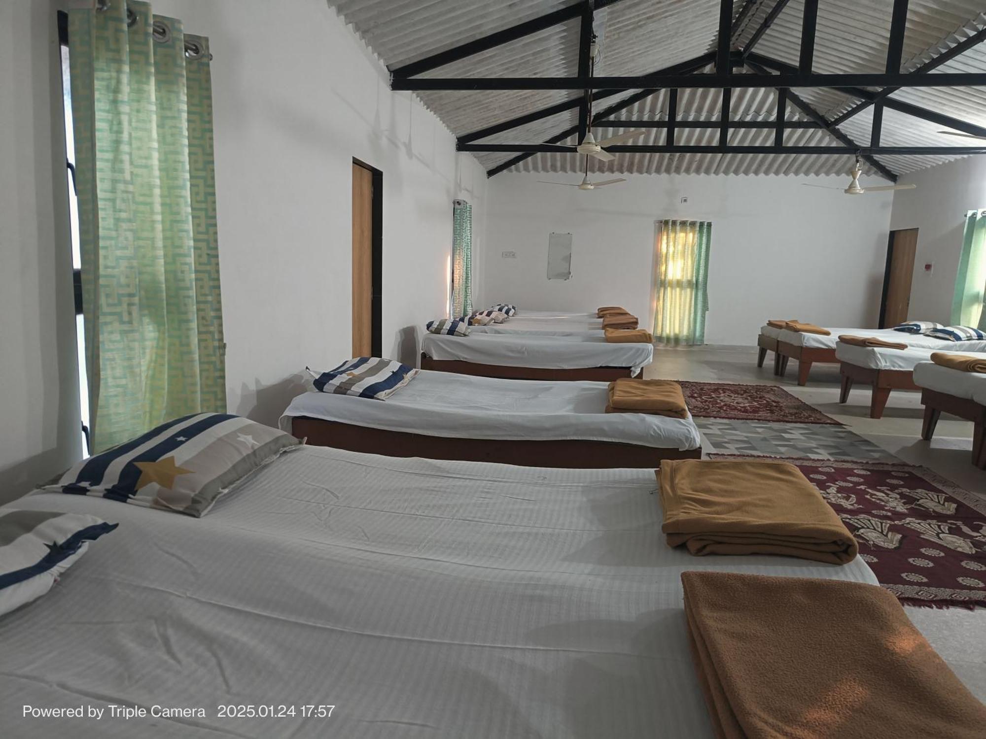 Gir County Resort Sasan Gir Quarto foto